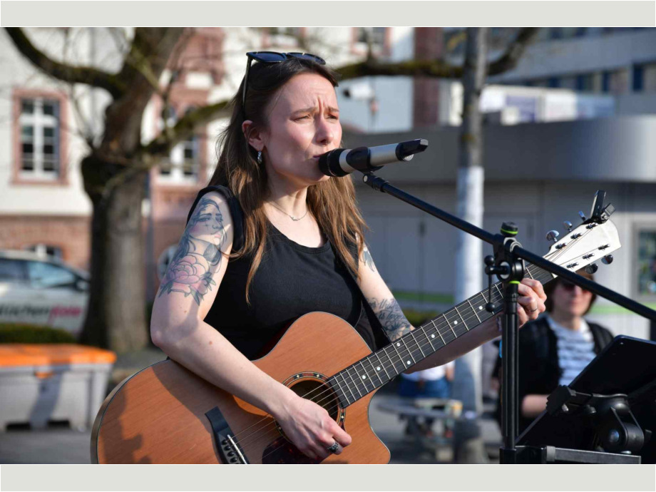 Mit Musikbegleitung Mit Musikbegleitung