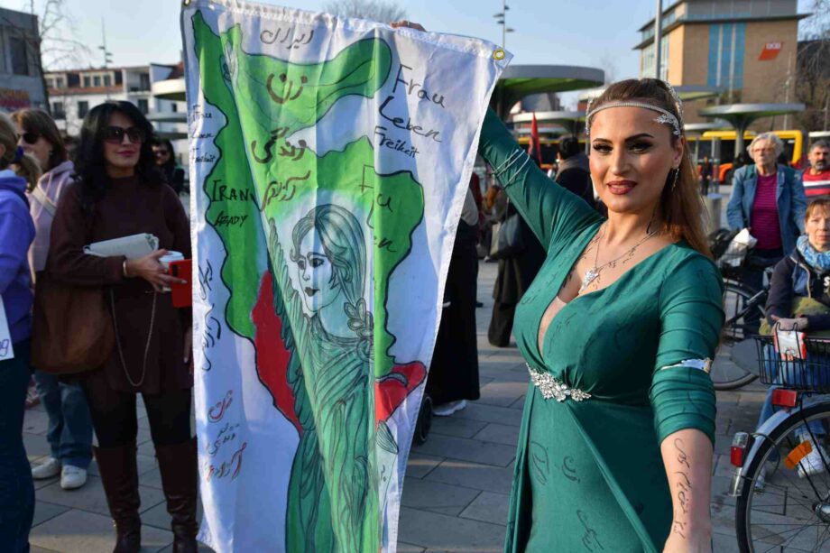 Frauen, Leben, Freiheit! Frauen, Leben, Freiheit!