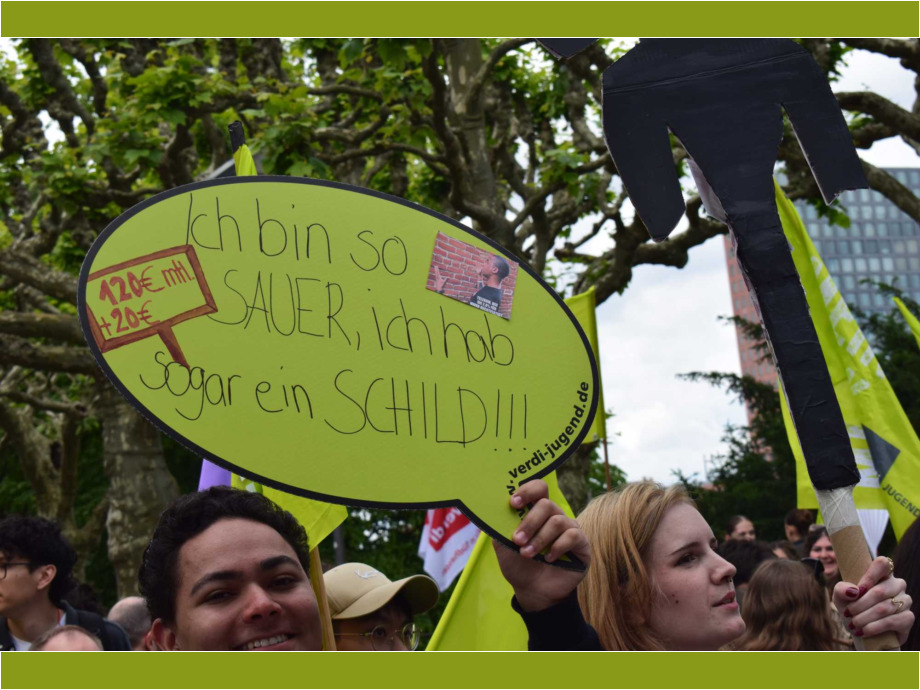 Demozug durch die Innenstadt Demozug durch die Innenstadt