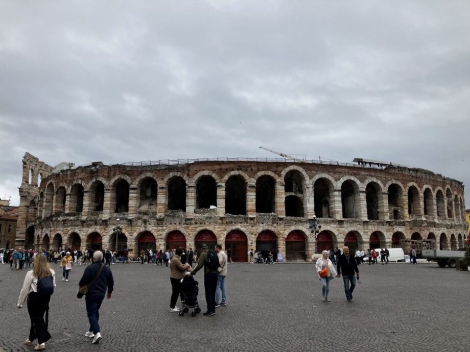 Arena Verona von Außen